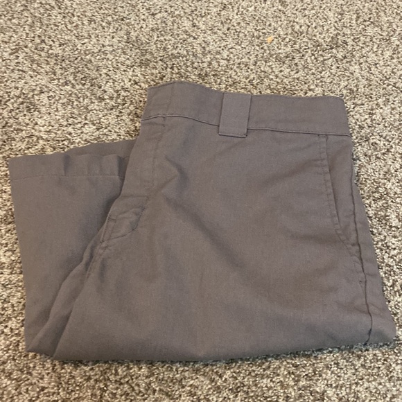 Dickies Relaxed Fit Grey Shorts Sz 34 - Picture 3 of 4